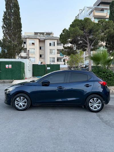Mazda Demio — 6