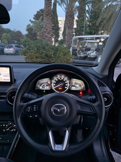 Mazda Demio — 10