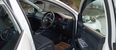 Volkswagen Golf — 6
