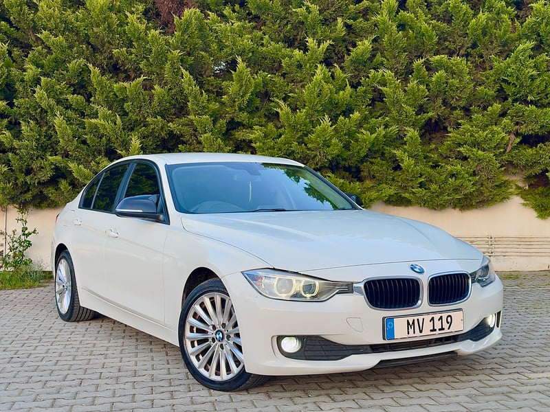 BMW 320i — 1/10