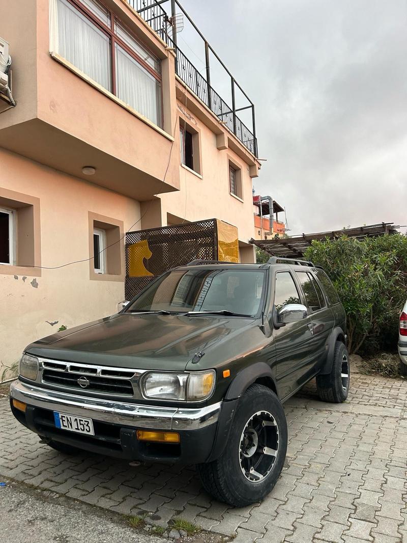 Nissan Terrano — 1/7