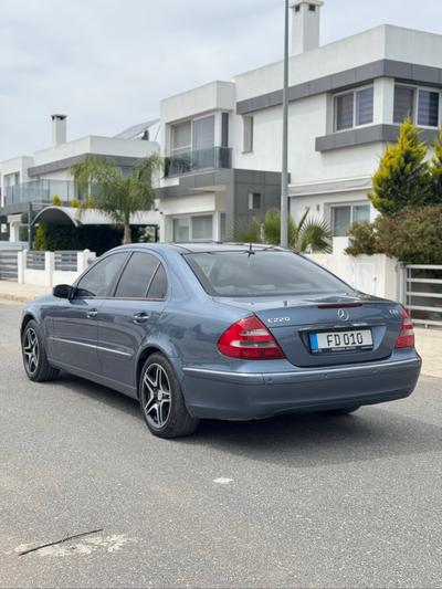 Mercedes-Benz E 220 — 2