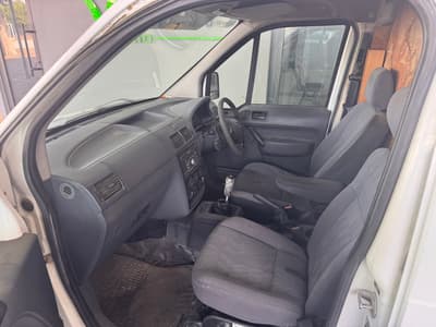 Ford Transit Connect — 5