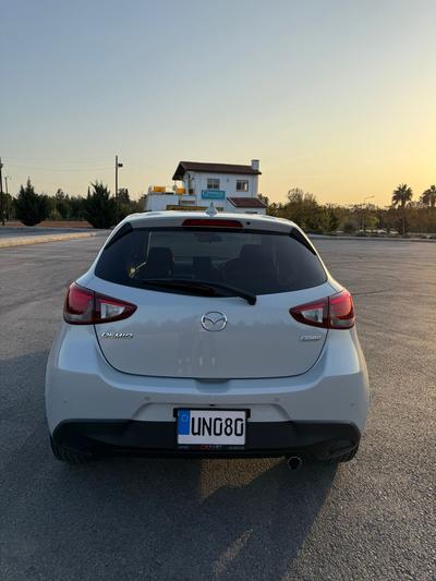 Mazda Demio — 4