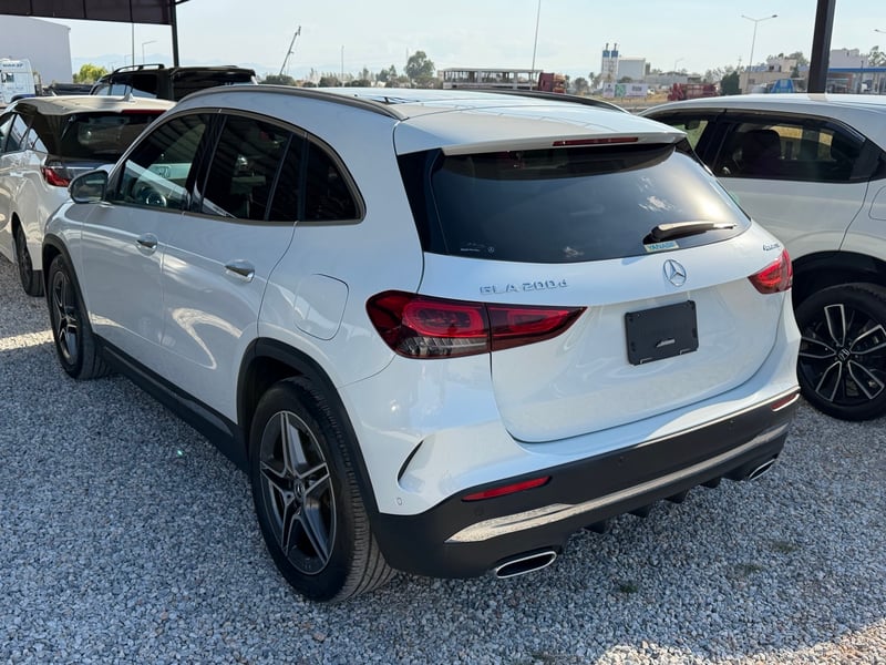 Mercedes-Benz GLA 200d — 3