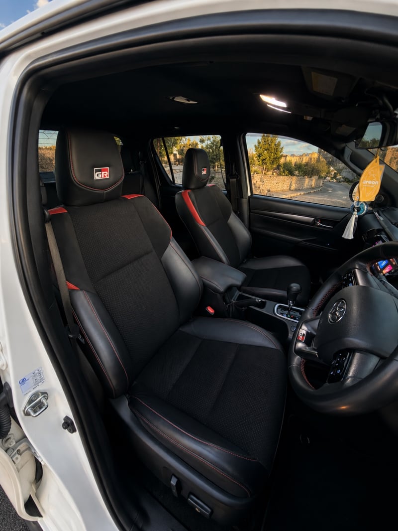 Toyota Hilux — 5