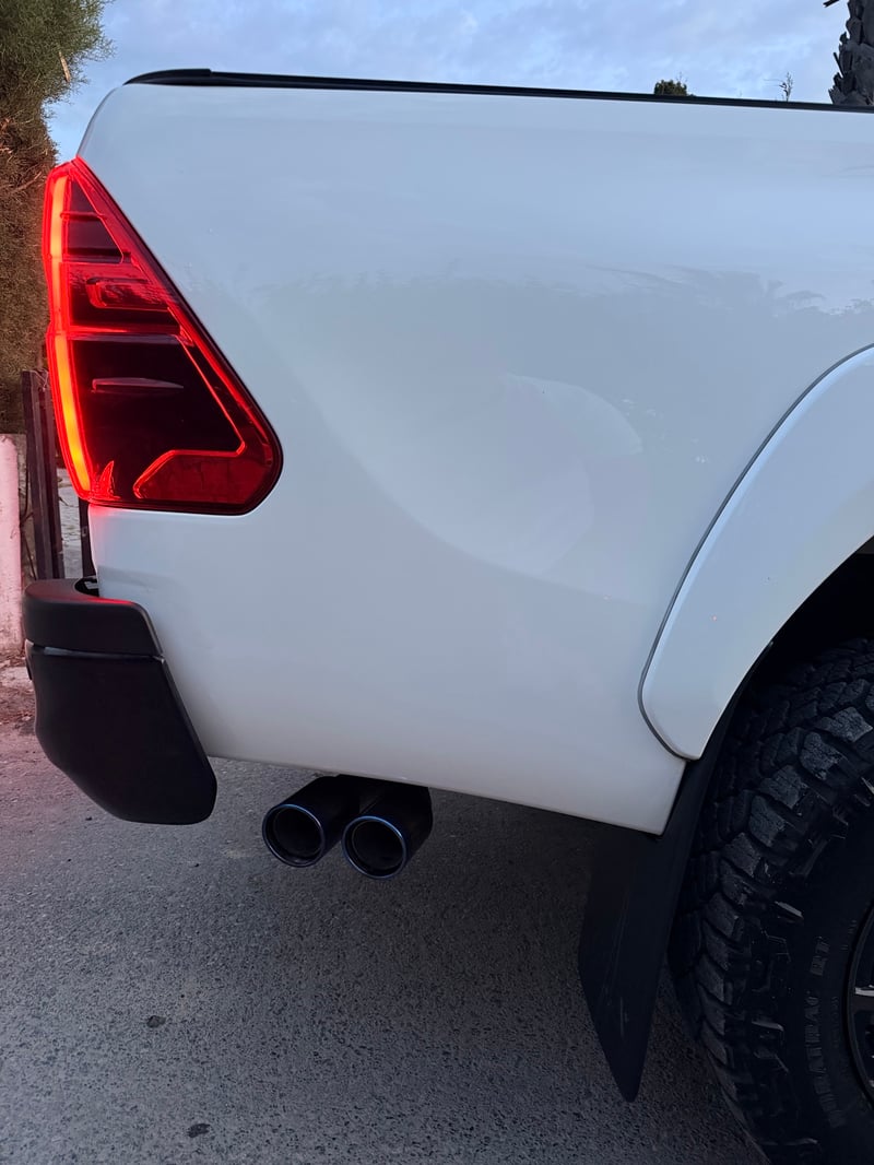 Toyota Hilux — 7