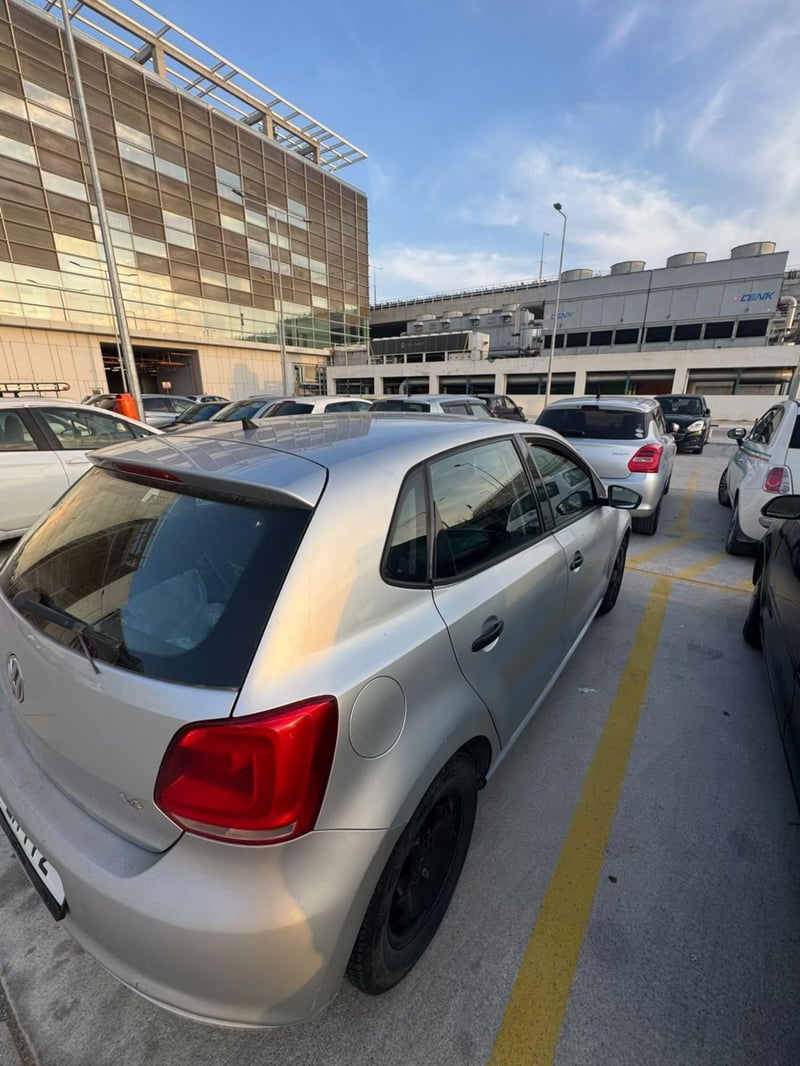 Volkswagen Polo — 3