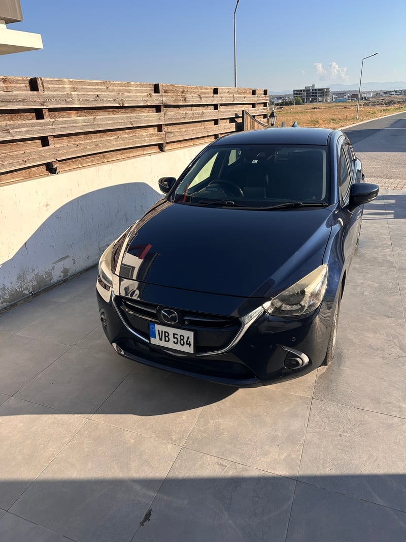 Mazda Demio — 1