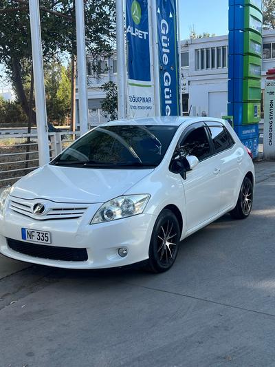 Toyota Auris — 4