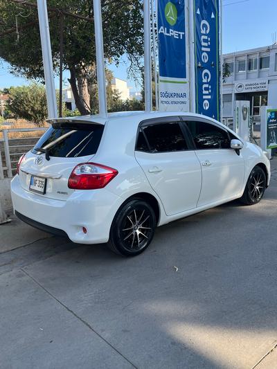 Toyota Auris — 5
