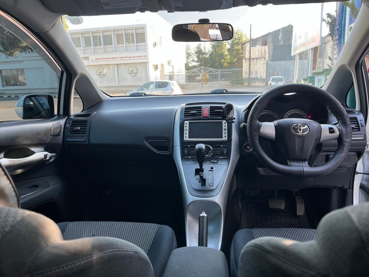 2010 Toyota Auris 6