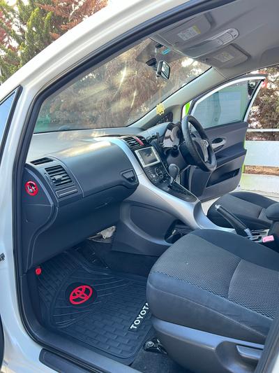 Toyota Auris — 8