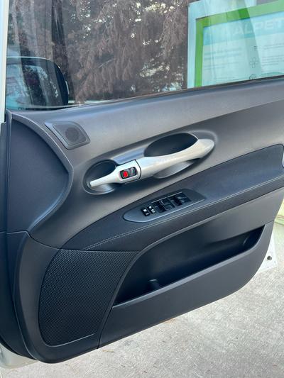 Toyota Auris — 10