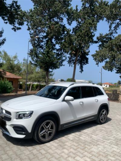 Mercedes-Benz GLB 220d — 4