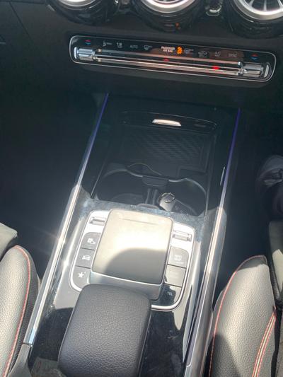 Mercedes-Benz GLB 220d — 10