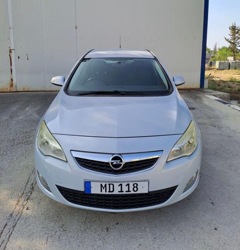 Opel Astra — 1/3