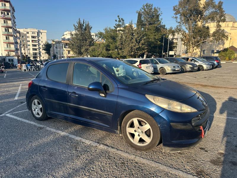 Peugeot 207 — 1/5