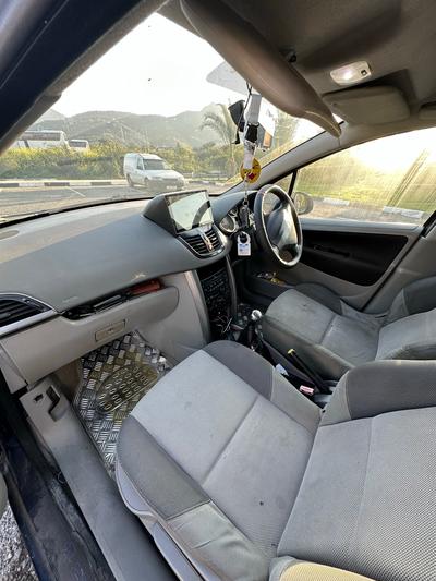 Peugeot 207 — 4