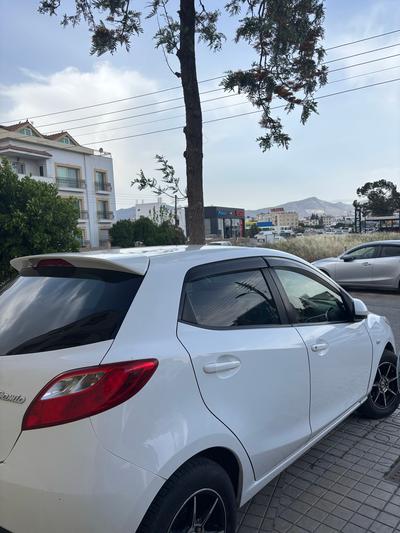 Mazda Demio — 4