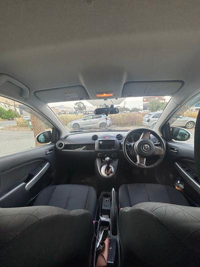 Mazda Demio — 6