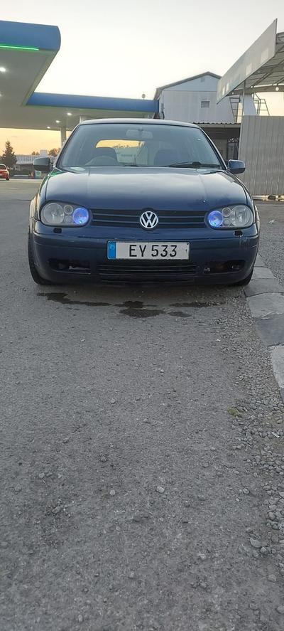 Volkswagen Golf — 2