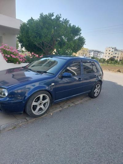 Volkswagen Golf — 3