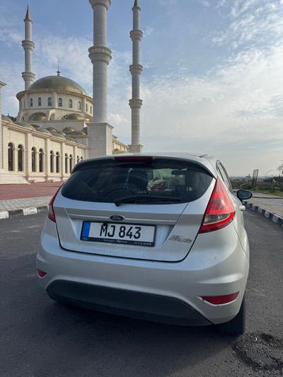 Ford Fiesta — 3