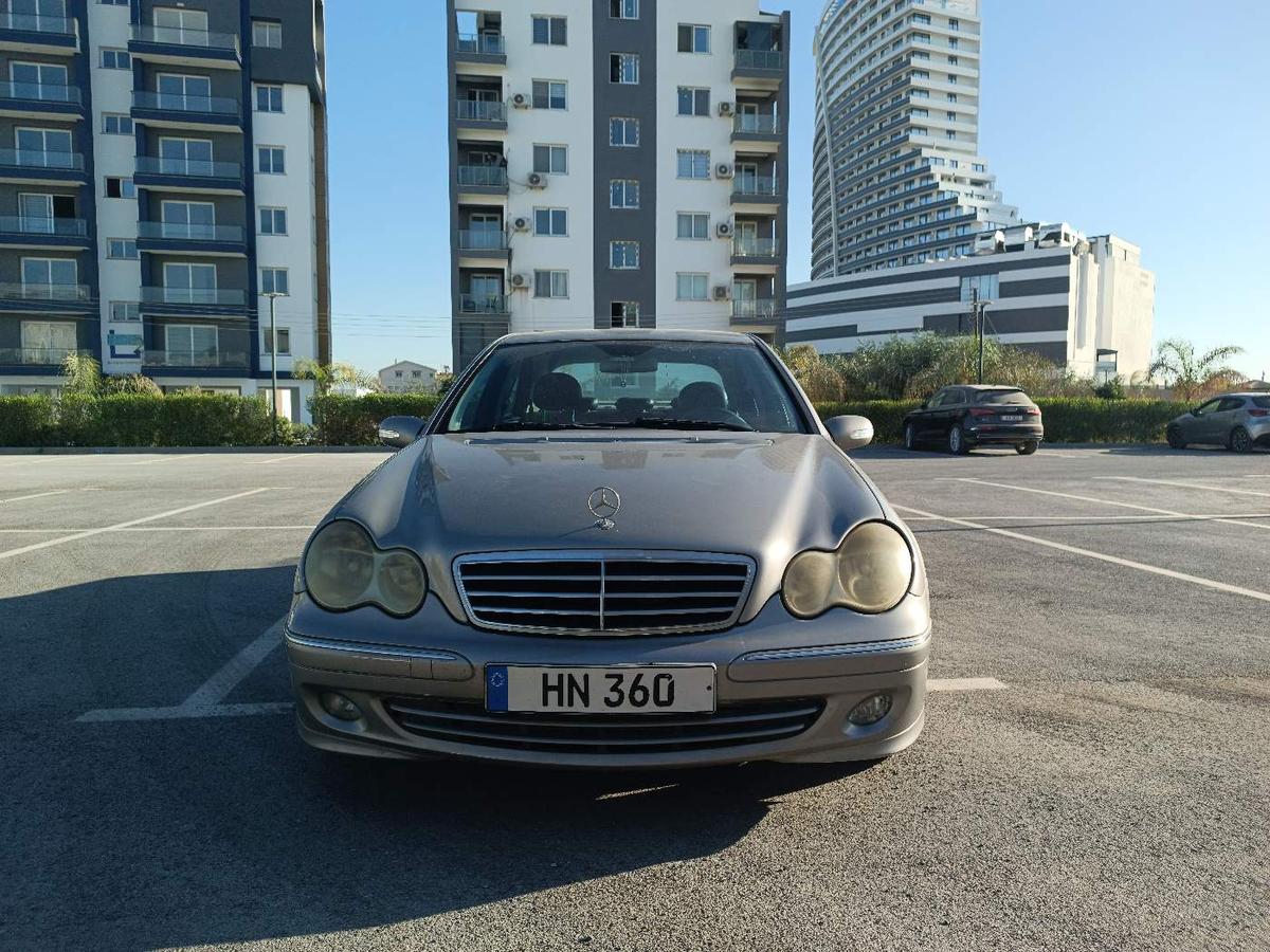 2004 Mercedes-Benz C 180