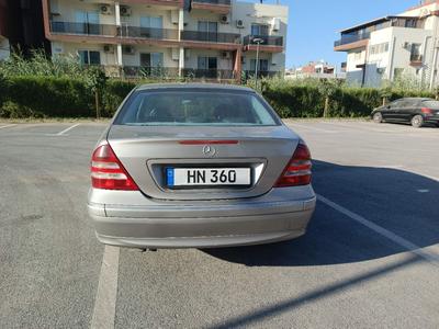 Mercedes-Benz C 180 — 9