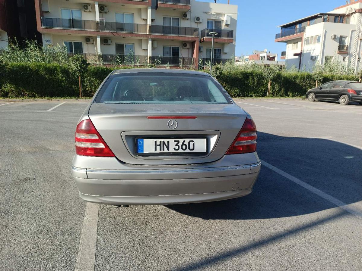 2004 Mercedes-Benz C 180 9