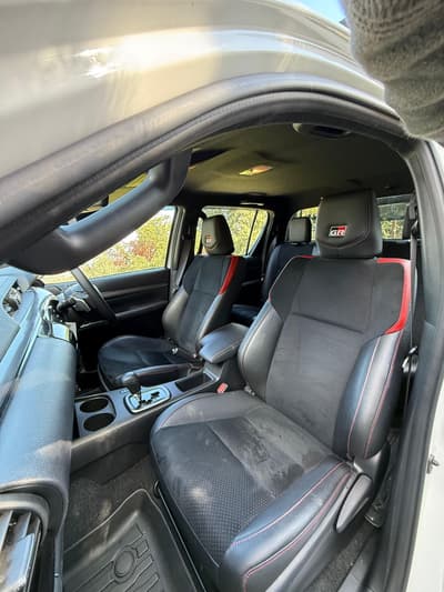 Toyota Hilux — 4