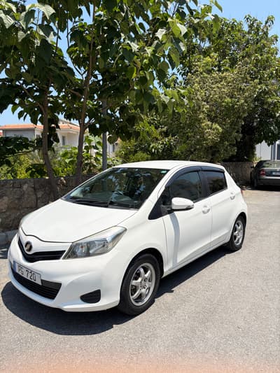 Toyota Vitz — 3