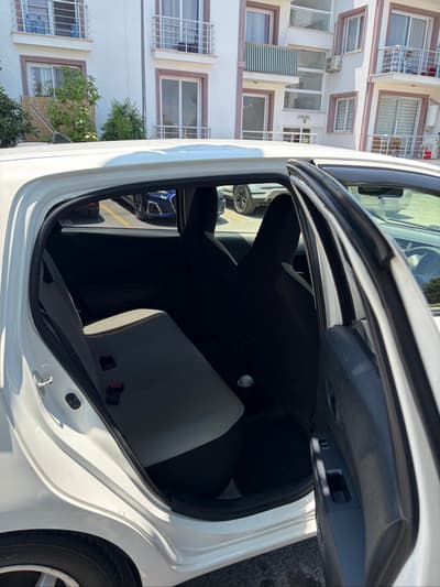 Toyota Vitz — 6
