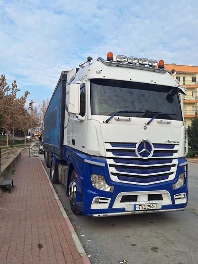 Mercedes-Benz Actros — 3