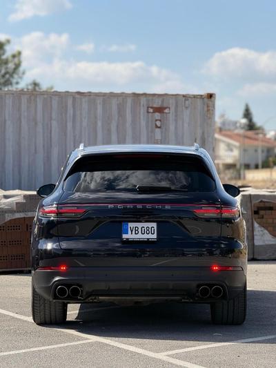 Porsche Cayenne — 5
