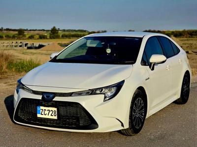 Toyota Corolla Hybrid — 2