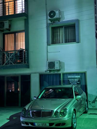 Mercedes-Benz E 270 — 2