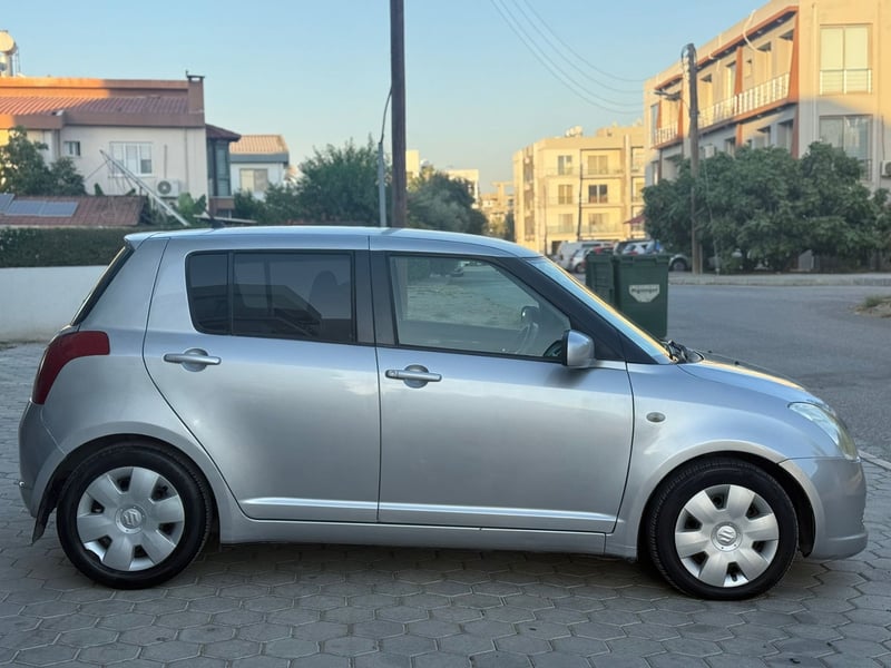 Suzuki Swift — 2