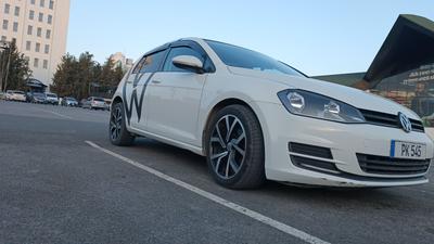 Volkswagen Golf — 2