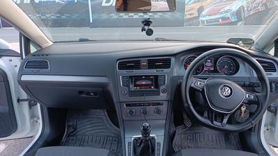 Volkswagen Golf — 6