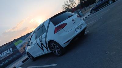 Volkswagen Golf — 8