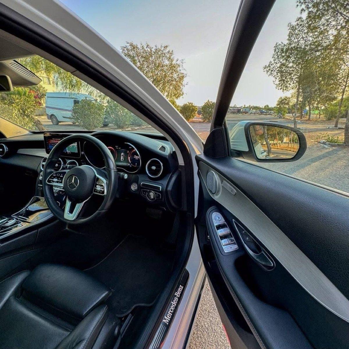2020 Mercedes-Benz C 220d 8