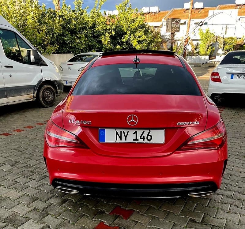 Mercedes-Benz CLA 180 — 3