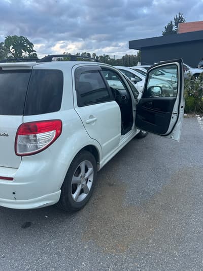 Suzuki SX4 — 4