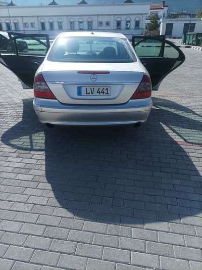 Mercedes-Benz E 220 — 5