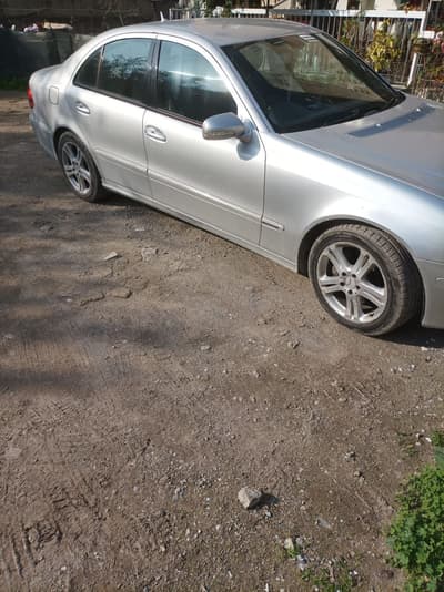 Mercedes-Benz E 220 — 9