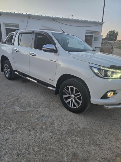 Toyota Hilux — 2