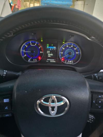 Toyota Hilux — 6
