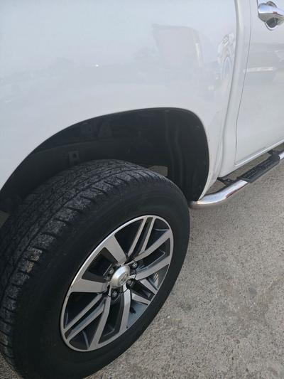 Toyota Hilux — 8